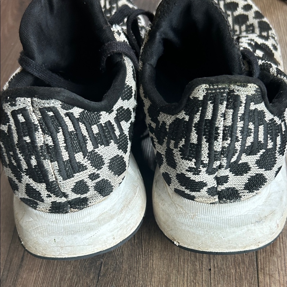 adidas Black & White Leopard Knit Sneakers ! 8.5 - Picture 8 of 9